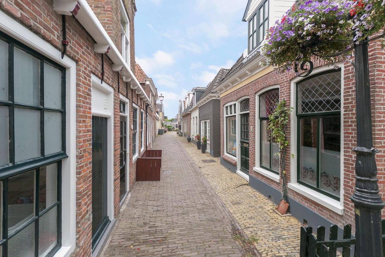 Knus Vertoeven In Historisch Pand In Grou. * Grou
